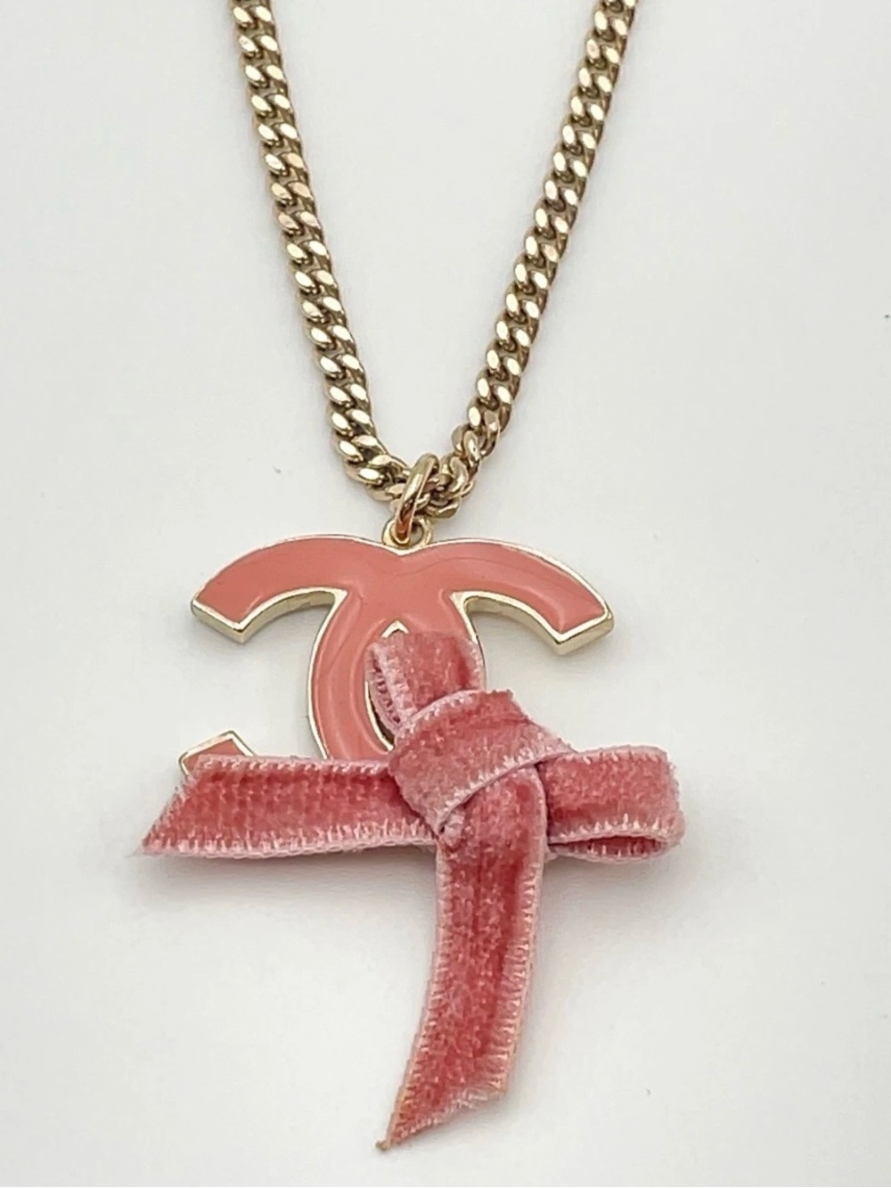 CHANEL Coco Gold-Tone Chain Necklace with Pink CC Enamel and Velvet Bow